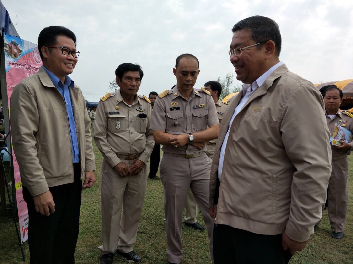 ﻿สำนักงานบังคับคดีจังหวัดตาก สาขาแม่สอด และสำนักงานบังคับคดีจังหวัดแม่ฮ่องสอน สาขาแม่สะเรียง ร่วมโครงการจังหวัดเคลื่อนที่